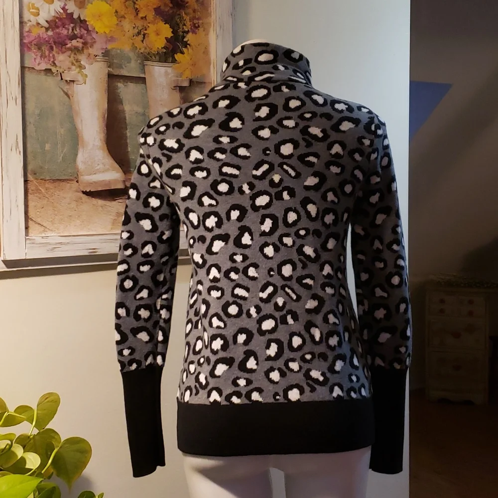 Rachel Zoe Sweater - Picture 7 of 8